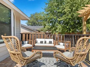 Poolside Paradise Room Fire Pit Hot Tub - Image 3