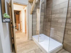 LADY BAGOTS CABIN, pet friendly, character holiday cottage in Ruthin - Image 4