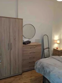 Stylish Stay| Cardiff Bay | Parking| Long Stay - Image 5