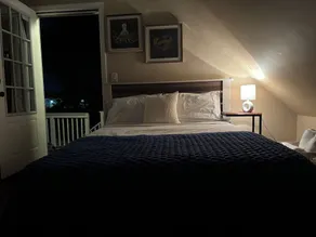 \"Serene Retreat near JFK: Private Balcony, Yard, and Pool Access\" - Image 3
