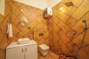 Rock Villa - Image 2