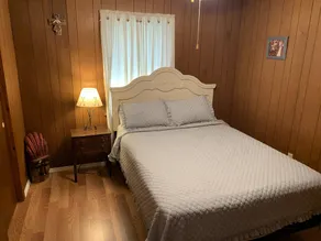 Cozy 3 bedroom 2 bath residential home with patio - Image 4