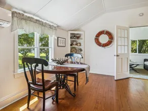Cottage at Goose Neck Point - Image 4
