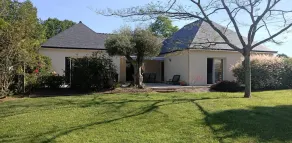 Maison Plain Pied Avec Grand Jardin Paysager - Image 5