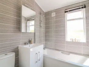 BIRCH LODGE, pet friendly, character holiday cottage in Newton Abbot - Image 4