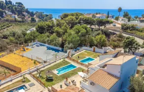 Awesome Home In Mezquitilla - Image 4