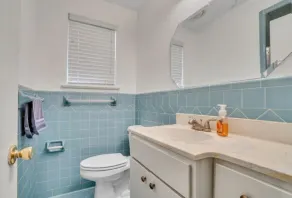 Home is located the historic part of Ardmore Oklahoma - Image 3