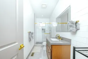 Save 30% Large 3BR Pet-Friendly Apt w/Free Parking Near Red Line-Downtown Boston - Image 2