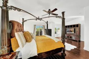 HUGE Luxury Home..LARGE SALT WATER POOL&SPA.15 min to wineries. - Image 2