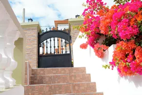Modern Winter Retreat with Seaview Balcony & WiFi & AC - Image 5