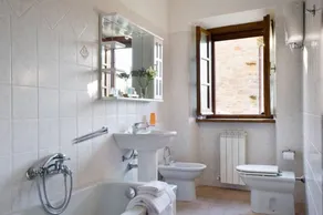Exclusive villa for 24 guests with private pool between Umbria and Tuscany - Image 3