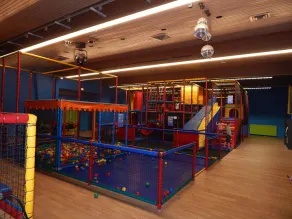 Traumhaftes-freistehendes-Ferienhaus-an-der-See-Strand-Yachthafen-W-Lan - Image 3