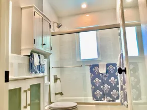 Orchid Island Family Getaway w/Private Beach and Hot Tub - Image 5