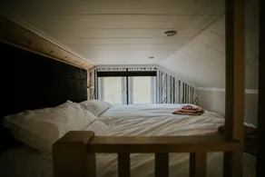 Meadow Retreat -  Cabin sleeping 6 guests  in 1 bedroom - Image 4
