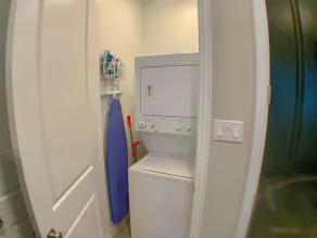 Private Guest Apt with King Bed! and Screaming Fast Internet! - Image 2