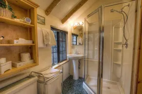Zephyr Cabin home - Image 3