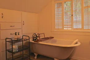 Waterfront  Home, Solarium & Hot Tub, Kayaks, Close to Seattle and Olympic Mtns - Image 4