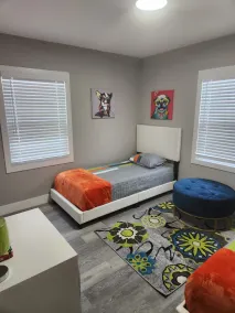 DT lodi 2 bedroom cottage with tranquil backyard - Image 5