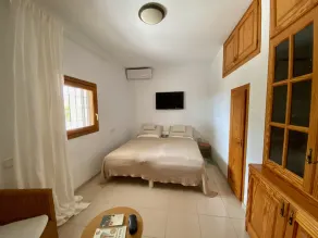 Vacation home with sea views and large plot directly on Playa Migjorn - Image 3