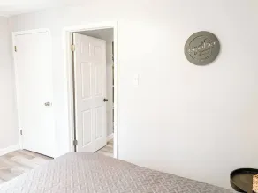 Cozy Serene home off 55 Queen Bed Smart TVs Wi-Fi - Image 3