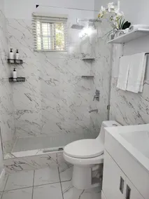 Spacious 2 bedroom, 1 bathroom detached house -- 15 minutes from beach! - Image 3