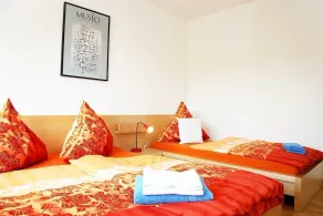 Comfortable apartments in a great location in the center of Cologne, with a tram stop right outside the door. - Image 4