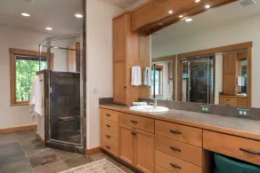 Private waterfront access to Flathead Lake w/private boat dock & wood stove - Lakeshore Lodge - Image 2
