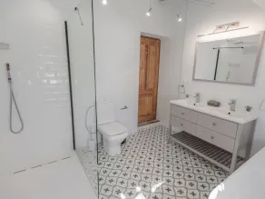 Charming stone house with a private pool - Image 4