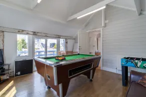 Unique Wroxham holiday cottage on River Bure. Sleeps 10. Includes boat & hot tub - Image 3