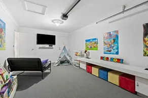 Omega- Family getaway, games room, pets welcome, sleeps 8 - Image 2