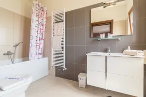 Elegante villa ***** con piscina y parrilla, bicicletas, wifi gratis - Image 5