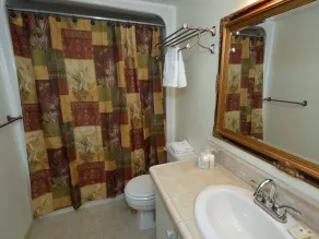 2 Br: Silvercreek 1215 - Image 4