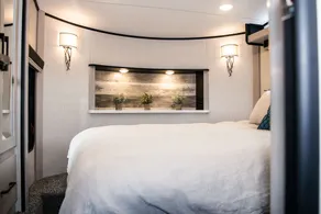 Luxury Glamping on Elm Creek Ranch - Image 5