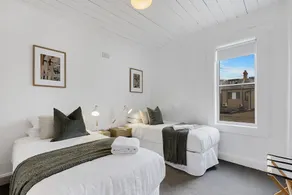 Stylish Alexandria Terrace - Perfect for Families - Image 5