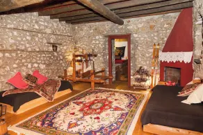260m2 Unique mountain house in Lilea Parnasos - Image 4