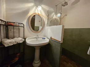 House in the Luberon with traditional heated pool - Image 3