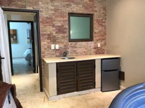 Oceanfront condo on beach w hot tub! Minutes walk to restaurants & bars! 2pools - Image 5