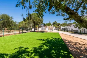 Private complex in Vale do Lobo with a soccer field that can accommodate 51 people - Image 4