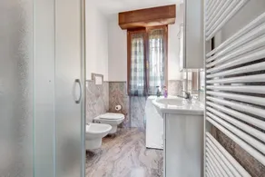 Villa Felice Apartment with Lake View, Private Terrace and Garden - Image 2