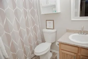 Newly renovated 3Bed 2Ba Family Home with Mountain View - Image 3