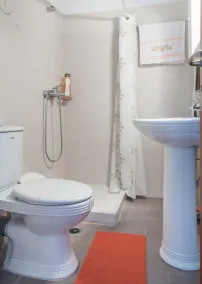 Angel's 2-Bedroom Traditional House - Image 3