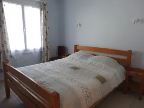 Cottage by the beach for 4 people, pets on request - Image 3