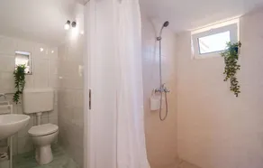 Beautiful home in Postira - Image 4