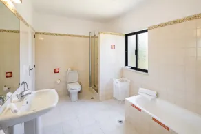 Villa Vale a Pena, for up to 40 people, near Carvoeiro. - Image 5