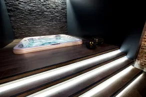 Beautiful Studio in the Center Town with Jacuzzi - Image 2