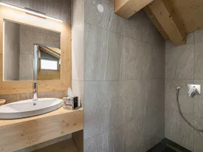 Chalet espacioso cerca de pistas con sauna y WiFi, se admiten mascotas - Image 2