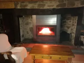 Ferme rénovée entre bois et prairies - Image 2