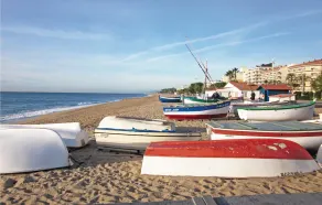 Awesome Apartment In Pineda De Mar With Wifi - Image 5