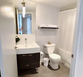 1 bedroom condo with a great view in Toronto downtown - Image 2