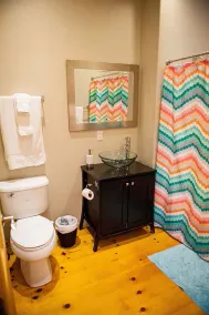 * New Hot Tub * Best Location on the Wine Trail! * - Image 3